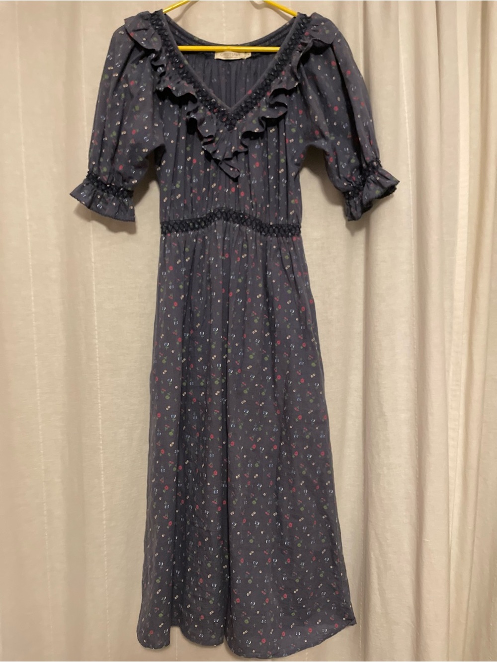 Christy Dawn organic cotton blue floral dress. Size medium.